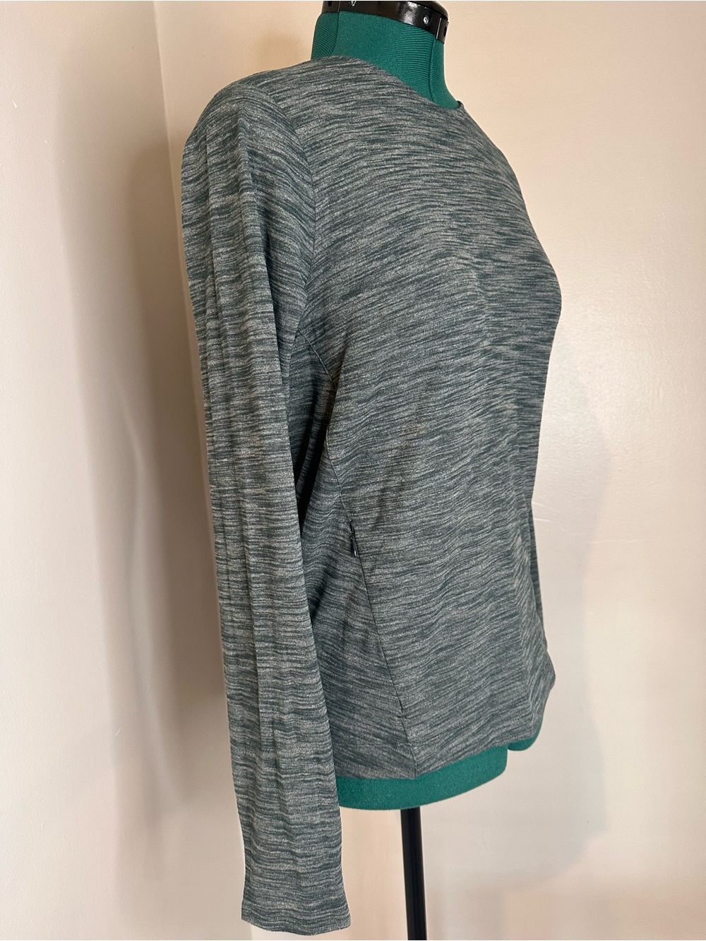 Heathered Teal Grey Long Sleeve Crew Top - Picture 4 of 11
